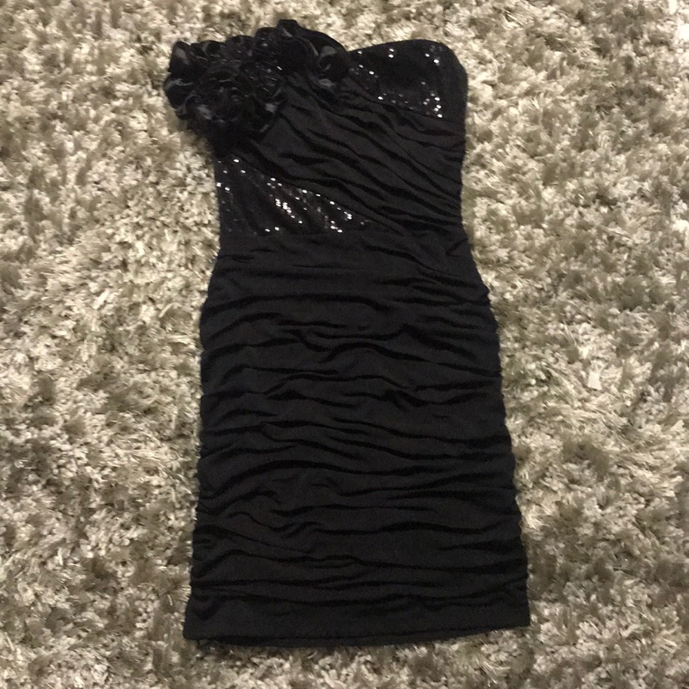 Nikibiki Little Black Dress
